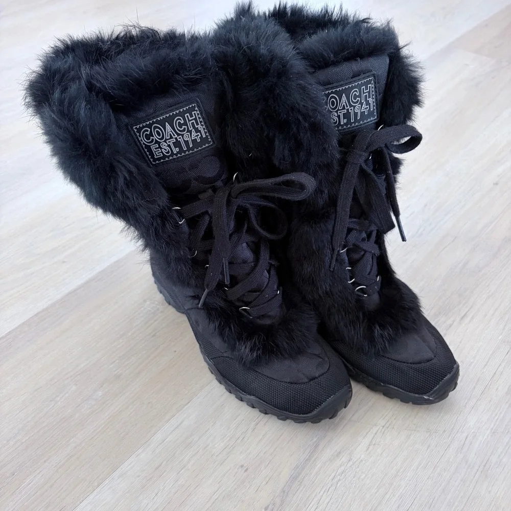 Coach Jennie Black Signature Monogram Quilted Faux Fur Snow Boots Q522 Womens 7B